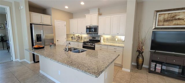 127 BAYOU BEND ROAD, Groveland, FL 34736