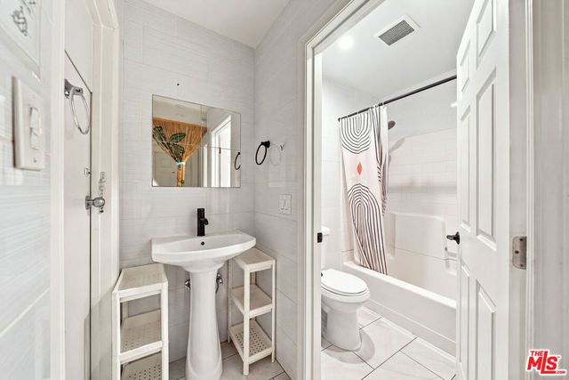 939 S Wilton Place, Los Angeles, CA 90019