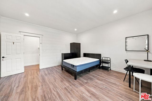 939 S Wilton Place, Los Angeles, CA 90019