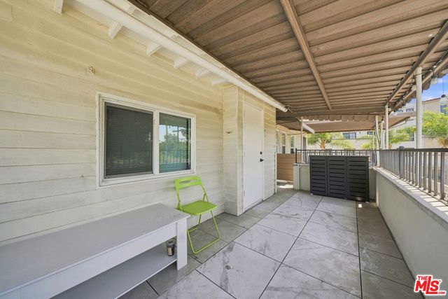 939 S Wilton Place, Los Angeles, CA 90019