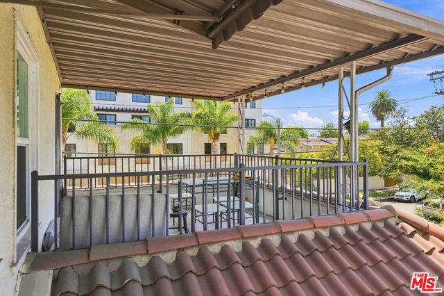 939 S Wilton Place, Los Angeles, CA 90019