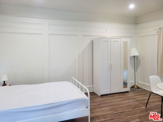939 S Wilton Place, Los Angeles, CA 90019