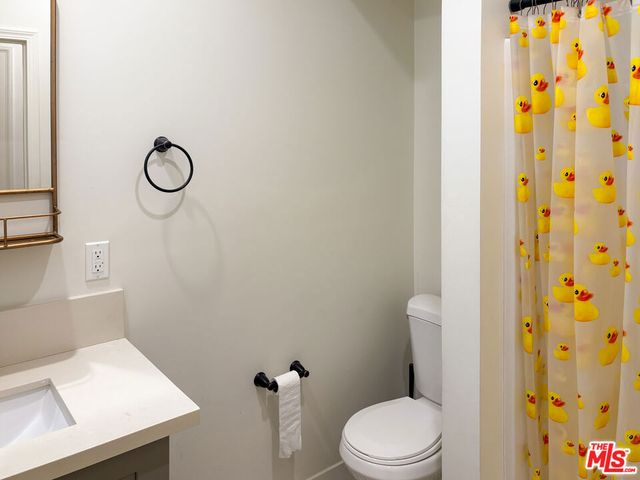 939 S Wilton Place, Los Angeles, CA 90019