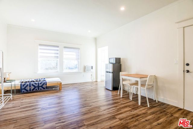 939 S Wilton Place, Los Angeles, CA 90019
