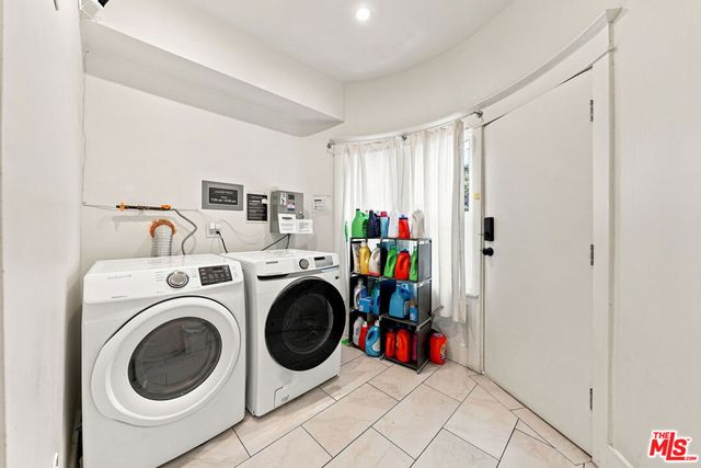939 S Wilton Place, Los Angeles, CA 90019