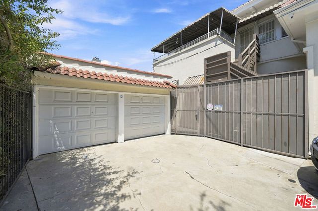 939 S Wilton Place, Los Angeles, CA 90019