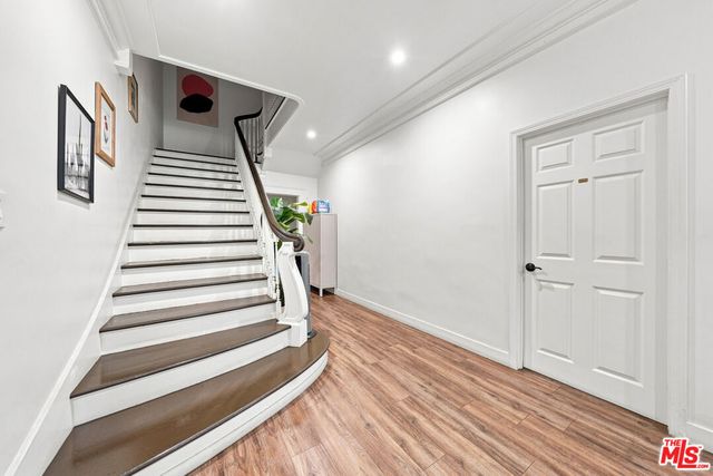 939 S Wilton Place, Los Angeles, CA 90019