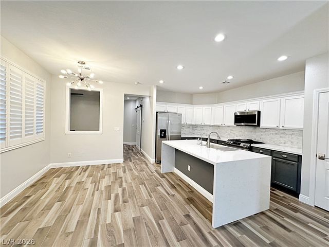 169 Canyon Blue Avenue, Henderson, NV 89011