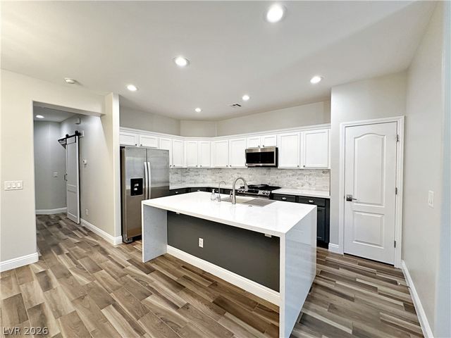 169 Canyon Blue Avenue, Henderson, NV 89011