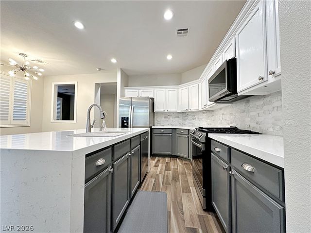 169 Canyon Blue Avenue, Henderson, NV 89011