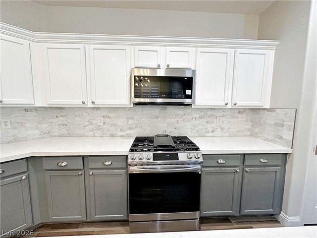 169 Canyon Blue Avenue, Henderson, NV 89011