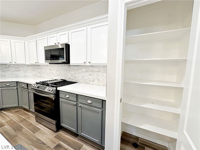 169 Canyon Blue Avenue, Henderson, NV 89011