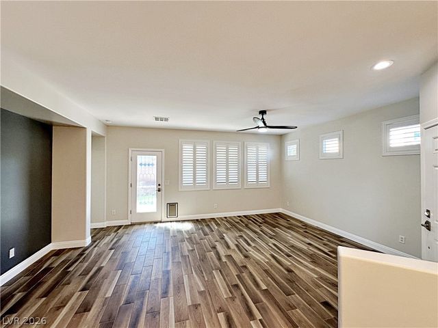169 Canyon Blue Avenue, Henderson, NV 89011