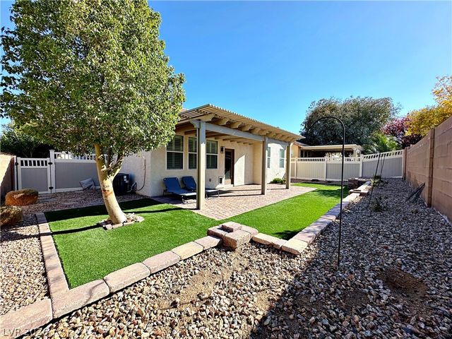 169 Canyon Blue Avenue, Henderson, NV 89011