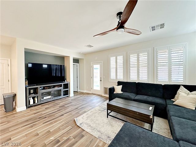 169 Canyon Blue Avenue, Henderson, NV 89011