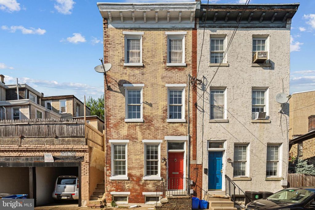 4447 BAKER ST, Philadelphia, PA 19127