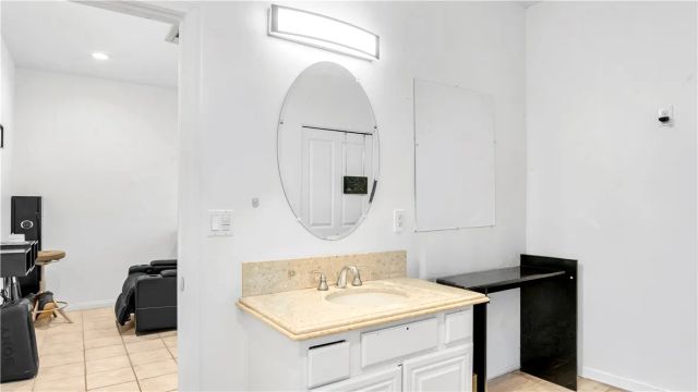 13897 Eldridge, Sylmar, CA 91342