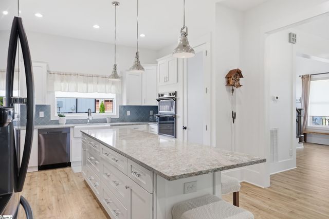 1006 Embassy Drive, Anderson, SC 29621