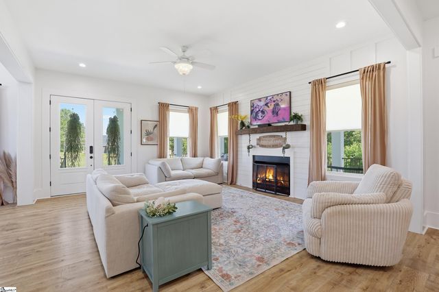 1006 Embassy Drive, Anderson, SC 29621