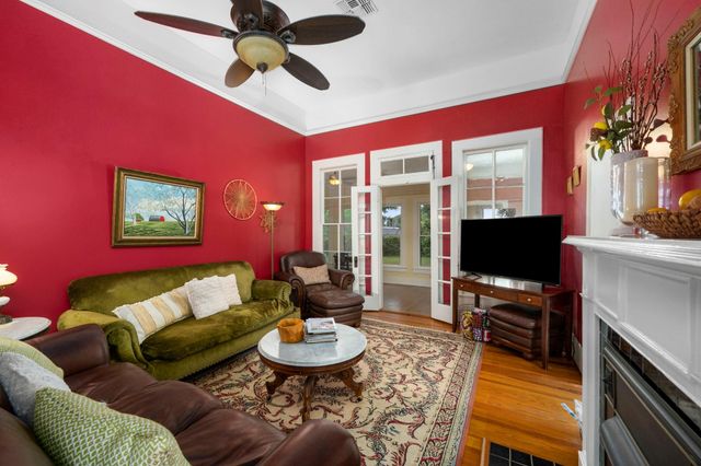 1118 Prairie Street, Columbus, TX 78934