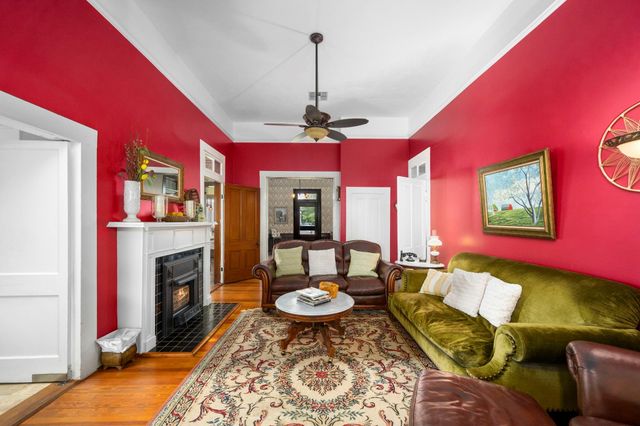 1118 Prairie Street, Columbus, TX 78934