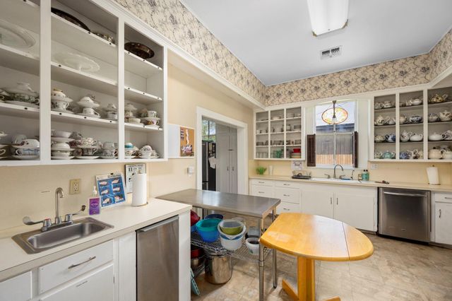 1118 Prairie Street, Columbus, TX 78934