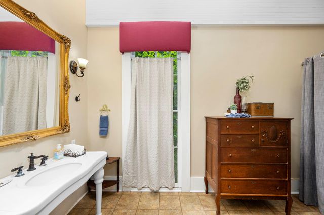 1118 Prairie Street, Columbus, TX 78934