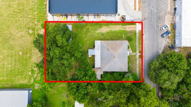 1118 Prairie Street, Columbus, TX 78934