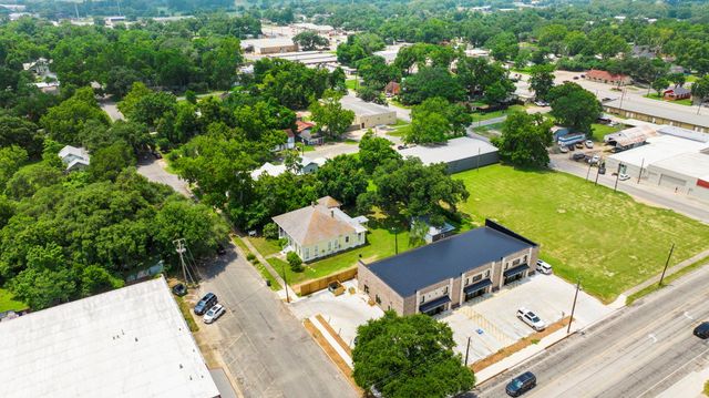 1118 Prairie Street, Columbus, TX 78934
