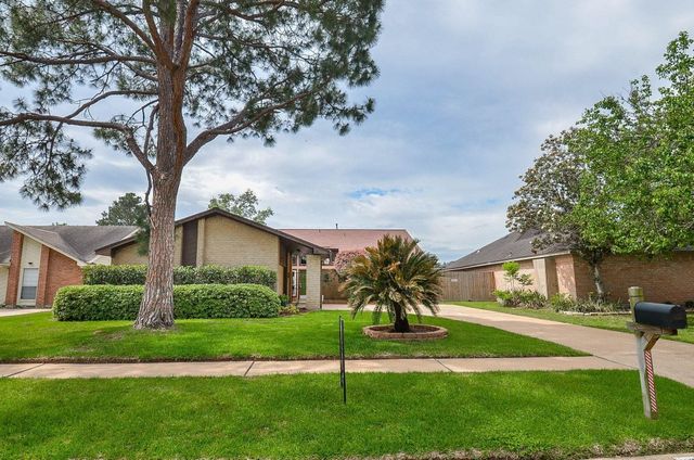 15615 Four Leaf Drive, Houston, TX 77084