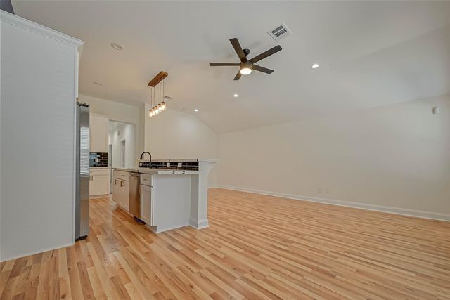 7339 Krueger Road A, Houston, TX 77033