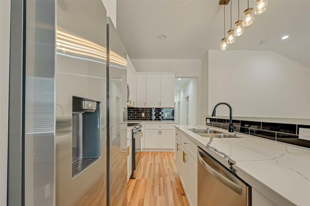 7339 Krueger Road A, Houston, TX 77033