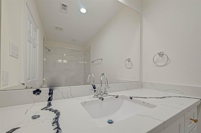 7339 Krueger Road A, Houston, TX 77033
