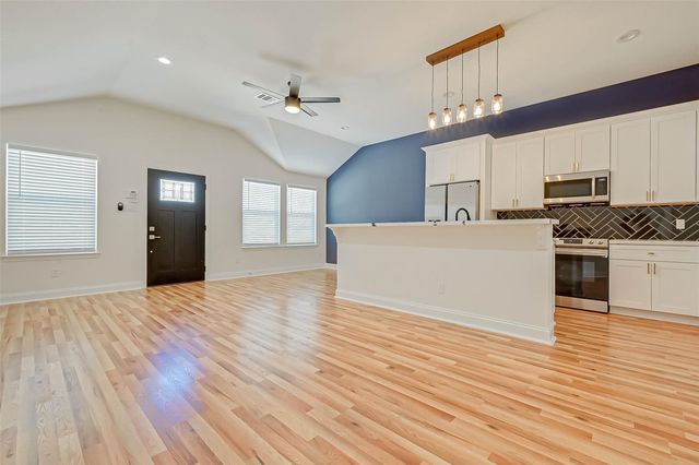 7339 Krueger Road A, Houston, TX 77033