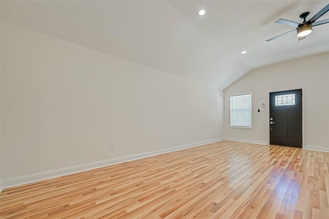 7339 Krueger Road A, Houston, TX 77033