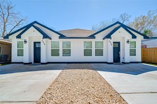 7339 Krueger Road A, Houston, TX 77033