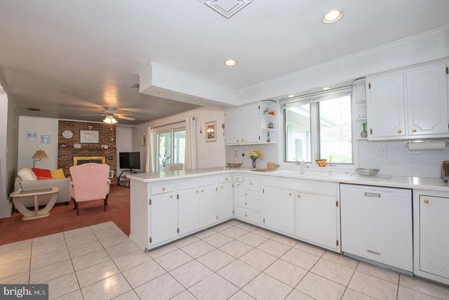 1000 BEECH RD, Wallingford, PA 19086