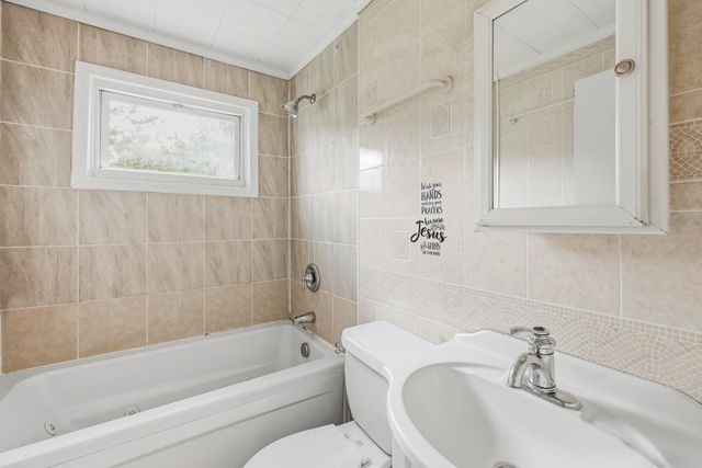 2751 W Walnut Street, Springfield, MO 65802