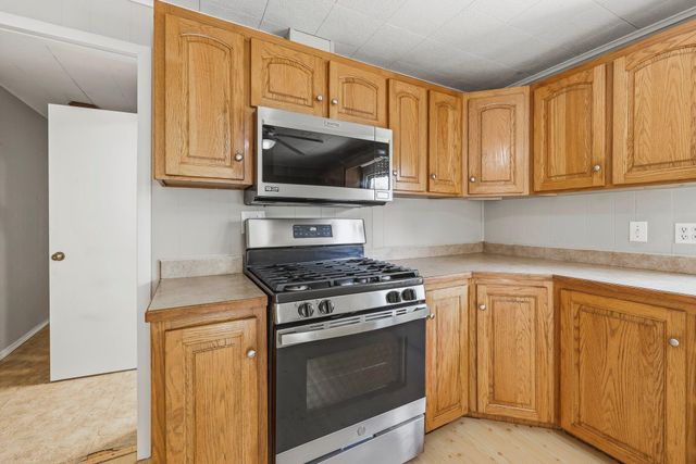 2751 W Walnut Street, Springfield, MO 65802