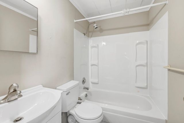 2751 W Walnut Street, Springfield, MO 65802