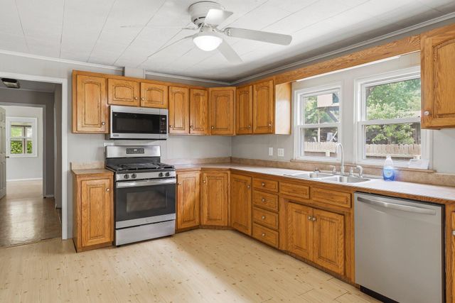 2751 W Walnut Street, Springfield, MO 65802