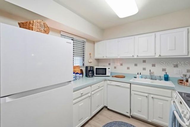 1801 GULF DRIVE N 219, Bradenton Beach, FL 34217