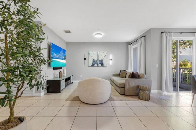 4351 SW 160th Ave 104, Miramar, FL 33027