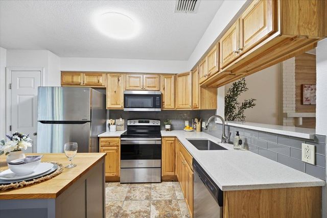 6713 West Gate BLVD A, Austin, TX 78745