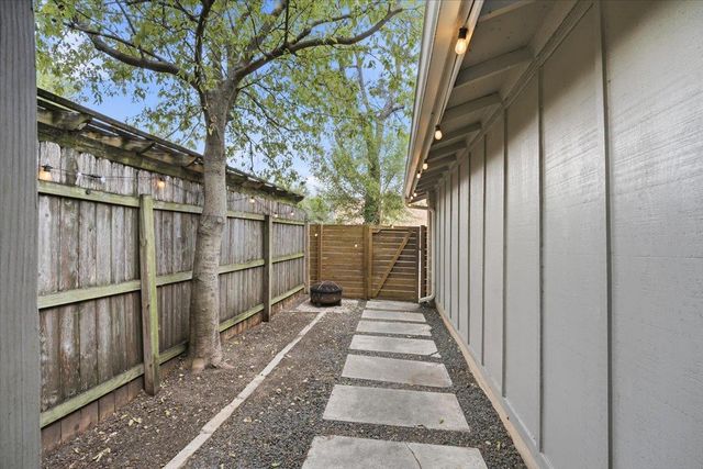 6713 West Gate BLVD A, Austin, TX 78745