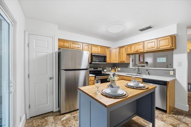 6713 West Gate BLVD A, Austin, TX 78745
