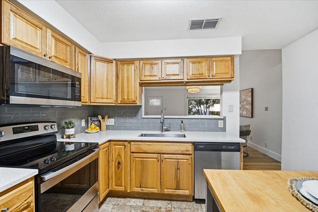 6713 West Gate BLVD A, Austin, TX 78745