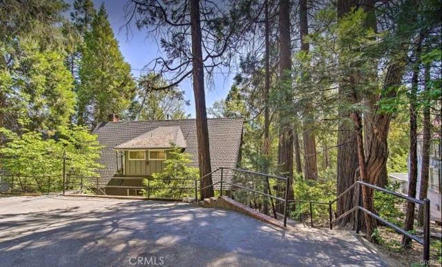384 Primrose Circle, Lake Arrowhead, CA 92352