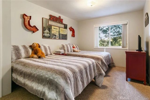 384 Primrose Circle, Lake Arrowhead, CA 92352