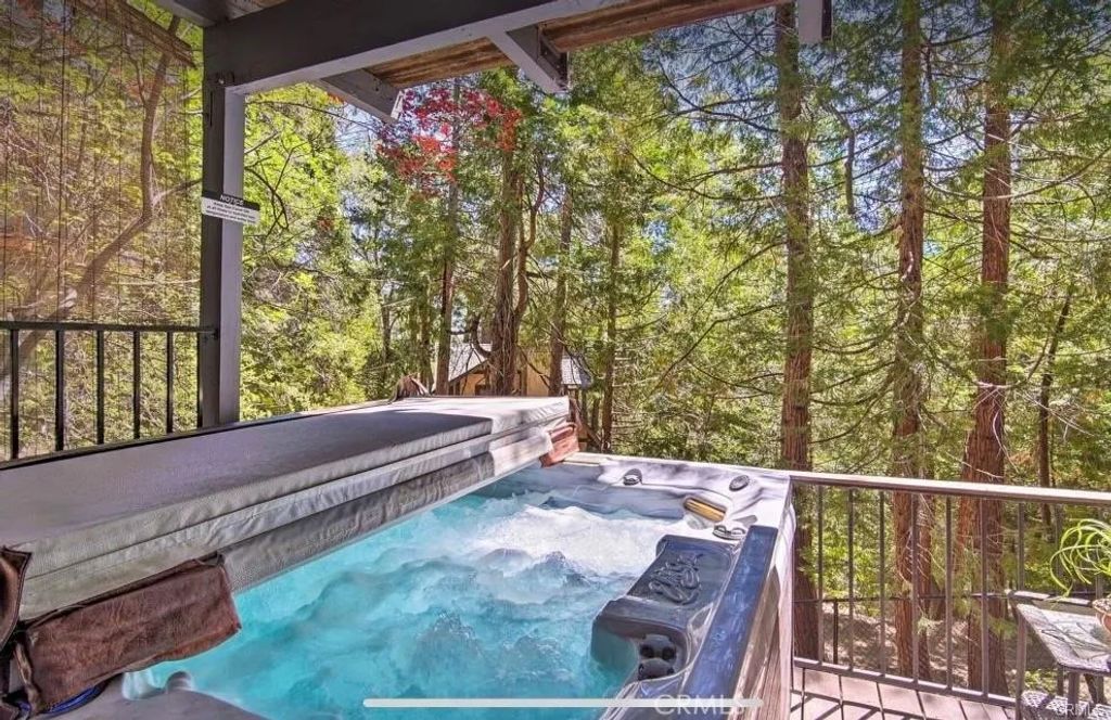 384 Primrose Circle, Lake Arrowhead, CA 92352